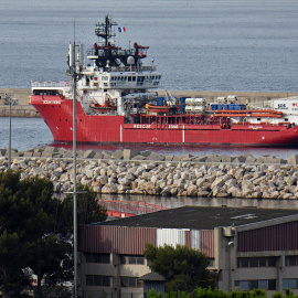 El buque de rescate Ocean Viking llega al puerto mediterráneo francés de Marsella