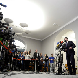 Carles Puigdemont, durante sus declaraciones a los periodistas en Copenhague, tras su reunión con varios parlamentarios daneses. REUTERS