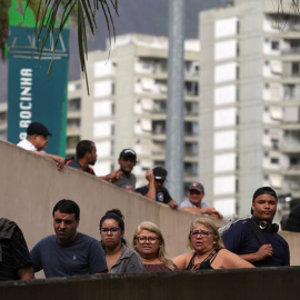 Brasileños esperando a votar./EFE