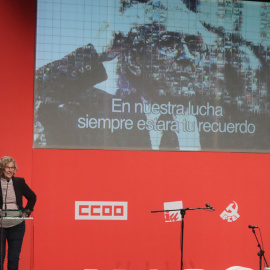 La alcaldesa de Madrid, Manuela Carmena, interviene en el acto con motivo del centenario de Marcelino Camacho, celebrado en la sede de CCOO. EFE/Zipi