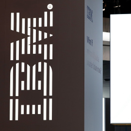 Logo de IBM en el último Mobile World Congress en Barcelona. REUTERS/Yves Herman