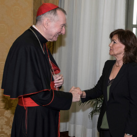 La vicepresidenta del Gobierno, Carmen Calvo, con el secretario de Estado vaticano, Pietro Parolin. EFE/Presidencia del Gobierno