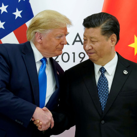 El presidente estadounidense, Donald Trump, junto a su homólogo chino, Xi Jinping, en la cumbre del G20. / Reuters