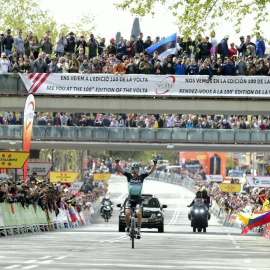 Final d'etapa a Barcelona d'una edició prèvia de la Volta a Catalunya.