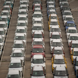 Un conjunto de coches aparcados en el puerto de Barcelona, a 30 de mayo de 2022, en Barcelona.