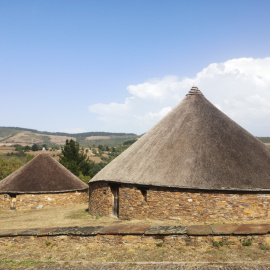 Pallozas valladas en Os Ancares (Lugo)