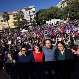 La diputada al Congrés per En Comú Podem, Lucia Martín, el tinent d'alcalde de Barcelona Gerardo Pisarello, la portaveu del Parlament de Catalunya en Comú - Podem, Jèssica Albiach, el secretari general de Podemos, Pablo Iglesias, i l'alcald