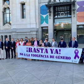 El Ayuntamiento de Madrid celebra un minuto de silencio en repulsa por el asesinato machista de una mujer en Tetuán. Europa Press