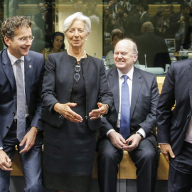 El ministro de Finanzas italiano, Carlo Padoan; el presidente del Eurogrupo, Jeroen Dijsselbloem; la directora gerente del FMI, Christine Lagarde; el ministro de Finanzas irlandés, Michael Noonan, y su homólogo galo, Michel Sapín, al inicio