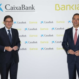 El presidente de Bankia  José Ignacio Goirigolzarri y el consejero delegado de la nueva entidad, Gonzalo Gortázar, en la sede de Caixabank, en Valencia 18 de septiembre de 2020.