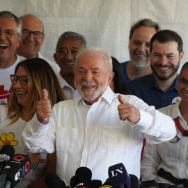 30/10/2022 Lula da Silva atiende a los medios durante la segunda vuelta de las elecciones en Brasil, en Sao Bernardo do Campo