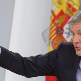 El portavoz del Gobierno y ministro de Educación, Cultura y Deporte, Íñigo Méndez de Vigo,durante la rueda de prensa posterior a la reunión del Consejo de Ministros celebrada hoy en el Complejo de La Moncloa. EFE/Ángel Díaz