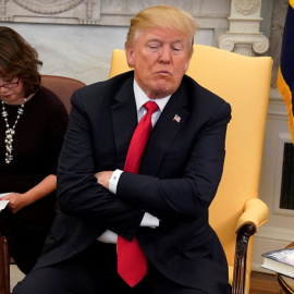 Trump, durante un encuentro con la prensa en el despacho oval de la Casa Blanca. | YURI GRIPAS (REUTERS)