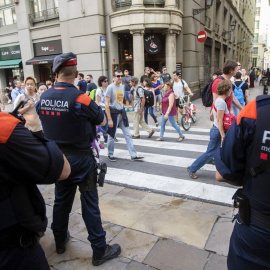 14/07/2019 - Los Mossos d'Esquadra patrullando una calle de Barcelona / EFE (ARCHIVO)