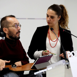 Los portavoces de Podemos Pablo Echenique y Noelia Vera comparecen en rueda de prensa tras el Consejo de Coordinación de la formación, en la sede del partido, en Madrid. EFE/Ballesteros