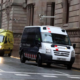 El exresponsable del Palau de la Música, Félix Millet, abandonó esta tarde la Audiencia de Barcelona en ambulancia, y Jordi Montull en un furgón policial, tras la sentencia de la Fiscalía en la vista celebrada hoy en Barcelona en la que se 