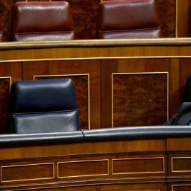 El Ministro de Economía, Luis de Guindos, durante el pleno del Congreso. EFE/J.P.GANDUL