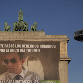 Cartel que han desplegado los activistas de Greenpeace en Madrid/GREENPEACE