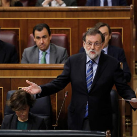 El jefe del Ejecutivo, Mariano Rajoy, durante su intervención en la sesión de control al Gobierno, en el Congreso de los Diputados. EFE/ Juan Carlos Hidalgo