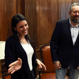 Irene Montero y Juan Carlos Girauta, esta mañana en el Congreso. EFE