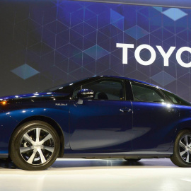 Un Toyota Mirai con pila de combustible de hidrógeno.