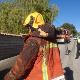 Bombero que ha participado en la extinción del incendio en Ontinyent. BOMBEROS DE VALENCIA