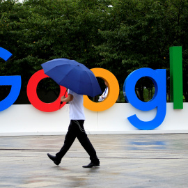 El logo de Google en Shanghai, China. - REUTERS