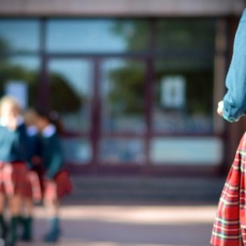 Un uniforme escolar de Armani por 600 euros desata la indignación entre los padres en una escuela pública de Tokio.