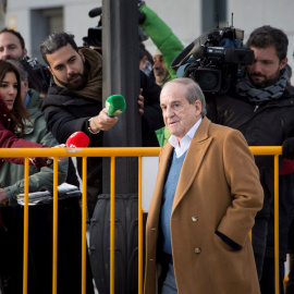 El periodista deportivo José María García, a su llegada a la Audiencia Nacional de Madrid, donde acude a declarar como testigo del caso Lezo. EFE/ Luca Piergiovanni