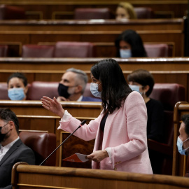 La líder de Ciudadanos, Inés Arrimadas, interpela al Gobierno durante la sesión de control, este miércoles, en el Congreso de los Diputados.