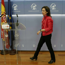 La portavoz socialista en el Congreso de los Diputados Margarita Robles, durante la rueda de prensa ofrecida en la cámara baja. EFE/Chema Moya