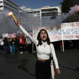 Grecia vive este miércoles una de las mayores huelgas de los últimos años que han provocado disturbios y hasta diez detenidos en Atenas, a 9 de noviembre de 2022.