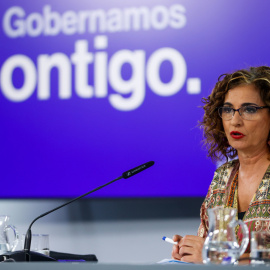 08/11/2022.- La ministra de Hacienda, María Jesús Montero, durante su intervención en la rueda de prensa posterior a la reunión semanal del Consejo de ministros, este martes en Moncloa. EFE/ Mariscal