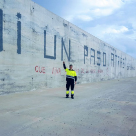 Trabajador de la empresa amarradora del Puerto de Barcelona. CNT PORTUARIOS