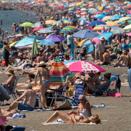 Playa de la Misericordia, en Málaga, tras el fin de las restricciones motivadas por el coronavirus.