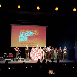 Dirigents de l'esquerra independentista a l'escenari del Teatre Polioroma en l'acte "Alcem-nos". CÈLIA MUNS