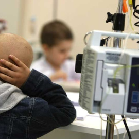 Niño afectado de cáncer en el hospital Niño Jesús de Madrid