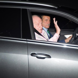 El rey Juan Carlos llega a la Clínica Quirón para ser operado del corazón. EUROPA PRESS/Ángel Díaz Briñas