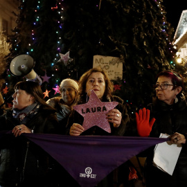 Varios cientos de personas participaron en Pamplona en una concentración de rechazo al feminicidio de Laura Luelmo - EFE/ Jesus Diges