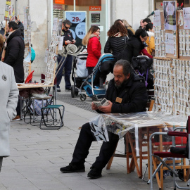 Un vendedor de Lotería en el centro de Madrid. EFE/Zipi