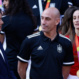 El presidente de la RFEF, Luis Rubiales, durante la recepción del presidente del Gobierno, Pedro Sánchez, a la selección femenina, en Madrid, a 22 de agosto de 2023.