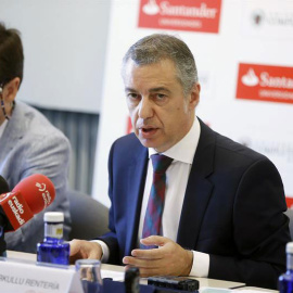 El lehendakari, Iñigo Urkullu, durante su comparecencia en los cursos de verano de la Complutense hoy en El Escorial. EFE