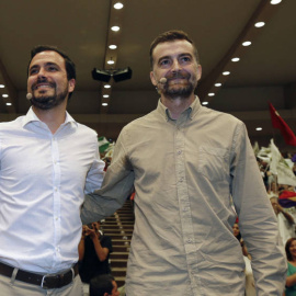 El coordinador general de IU, Alberto Garzón, y el coordinador general de IU Andalucía, Antonio Maíllo. EFE