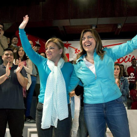 Elena Valenciano y Susana Díaz, durante un acto en Málaga en la campaña de las elecciones europeas. EFE