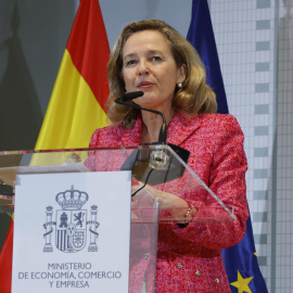 La vicepresidenta primera, Nadia Calviño, en el acto de toma de posesión de José Luis Escrivá, que recibe la cartera de Transformación Digital, este martes en Madrid.-EFE/JJ Guillén