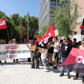 Concentració dels doctorands a la Universitat Pompeu Fabra durant la cerimònia oficial d'inici de curs universitari a Catalunya, amb la presència del president Quim Torra. Àngel Ferrero