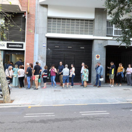 Cua la seu de l'ANC per comprar samarretes de la Diada d'aquest 2019. ANC.