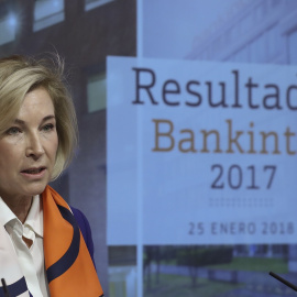 La consejera delegada de Bankinter, María Dolores Dancausa, en la presentación de los resultados del banco en 2017. EFE