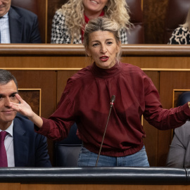 La vicepresidenta segunda y ministra de Trabajo, Yolanda Díaz, interviene durante una sesión de control al Gobierno, en el Congreso de los Diputados, a 20 de diciembre de 2023