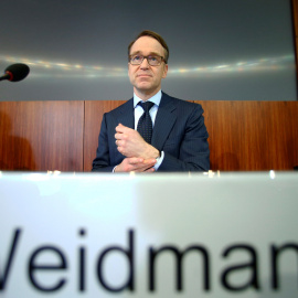 Jens Weidmann, presidente del Bundesbank y principal favorito para suceder en 2019 a Mario Draghi en el BCE, en la rueda de prensa del banco central alemán. REUTERS/Ralph Orlowski